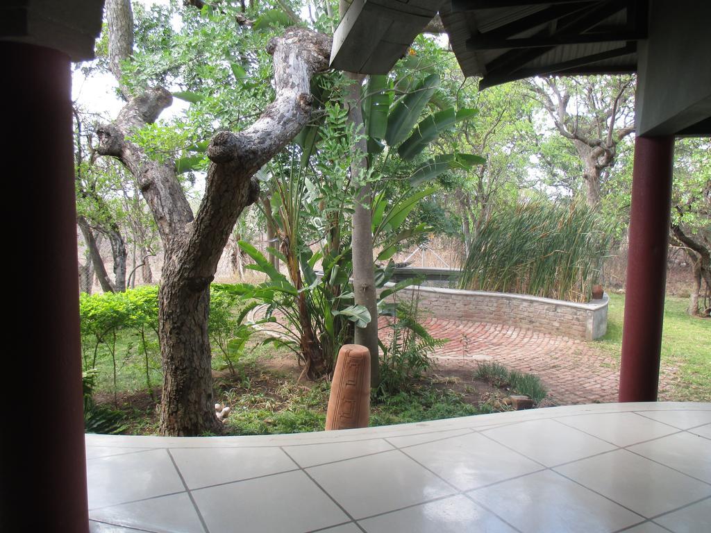 Tingala Lodge - Bed In The Bush พาลาบอร์วา ภายนอก รูปภาพ