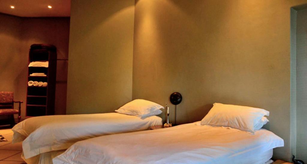 Tingala Lodge - Bed In The Bush พาลาบอร์วา ห้อง รูปภาพ