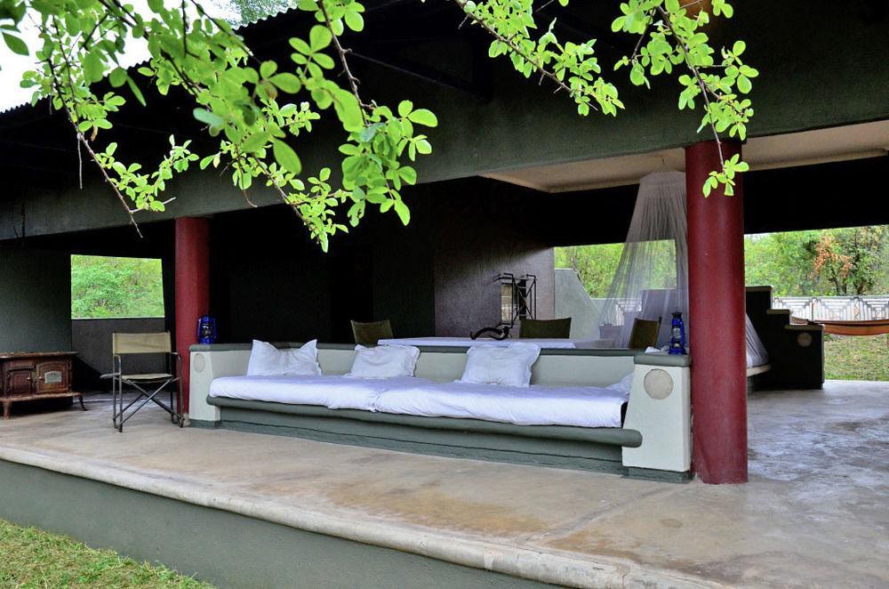 Tingala Lodge - Bed In The Bush พาลาบอร์วา ภายนอก รูปภาพ