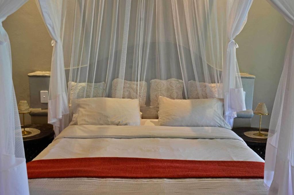Tingala Lodge - Bed In The Bush พาลาบอร์วา ห้อง รูปภาพ