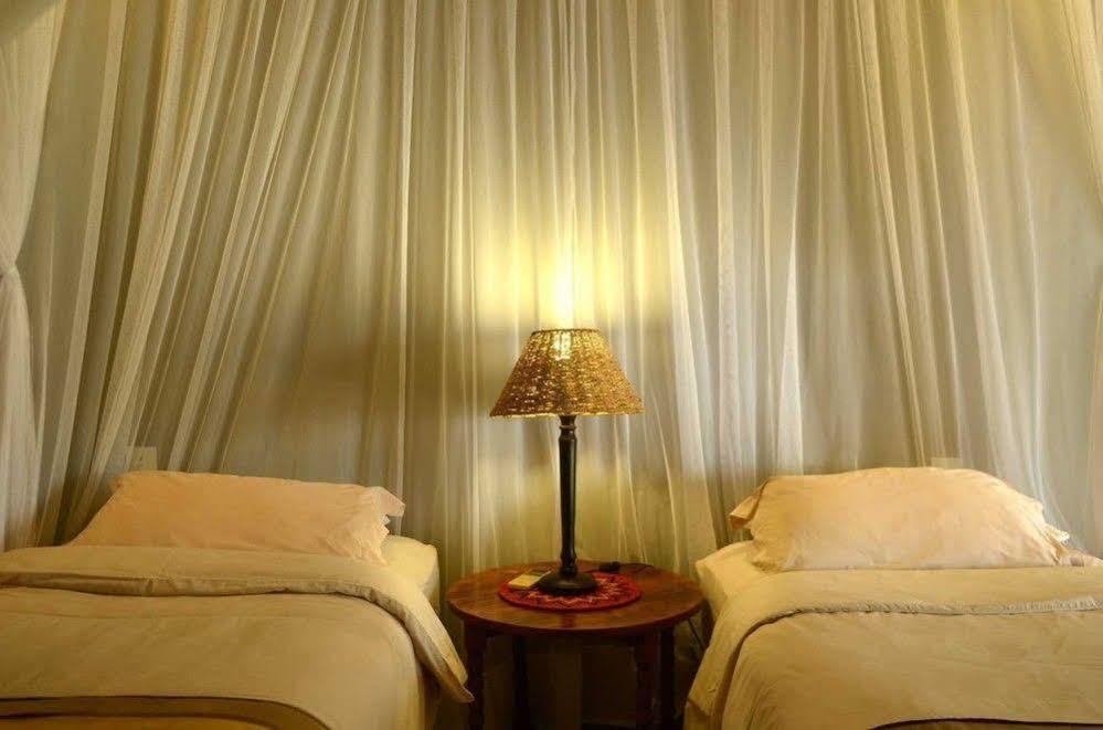 Tingala Lodge - Bed In The Bush พาลาบอร์วา ภายนอก รูปภาพ