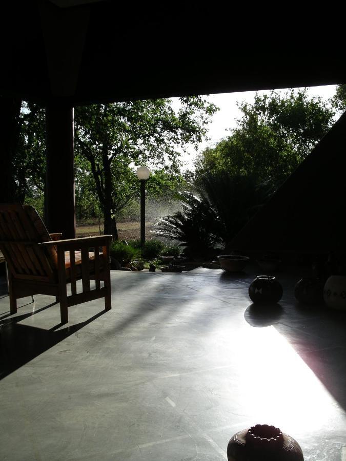 Tingala Lodge - Bed In The Bush พาลาบอร์วา ภายนอก รูปภาพ